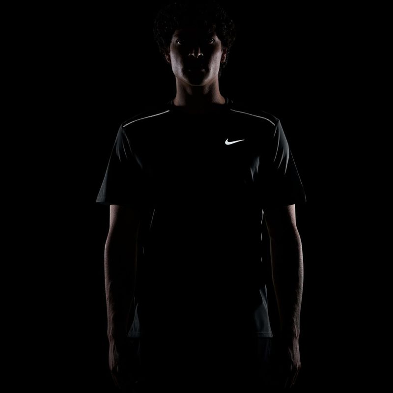 Pánské běžecké tričko Nike Miler Dri-Fit UV smoke grey 8