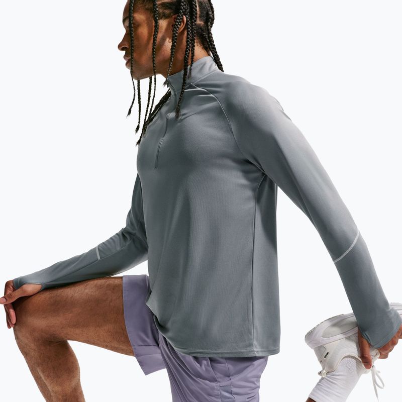 Pánská běžecká mikina Nike Miler Dri-Fit UV 1/2 Zip smoke grey 4
