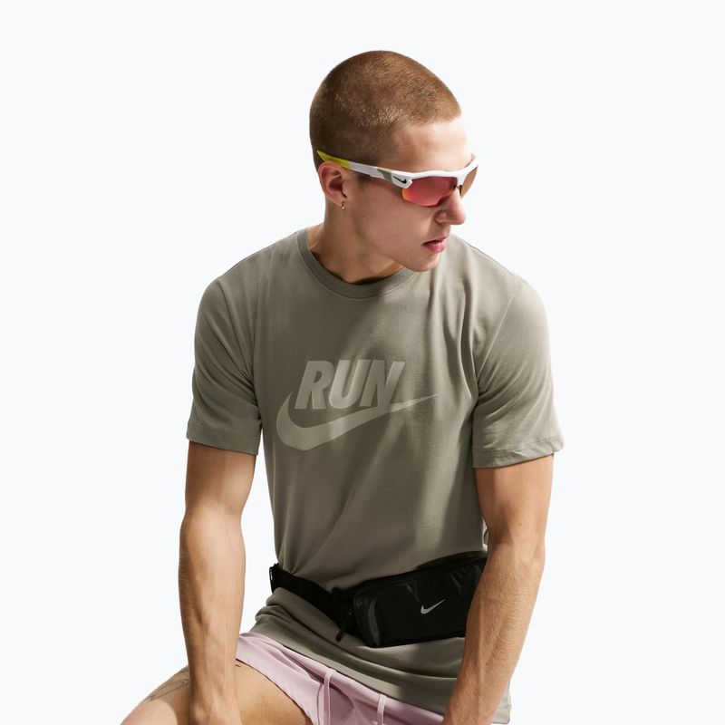 Pánské běžecké tričko Nike Dri-Fit Running silver sage/spruce fog 5