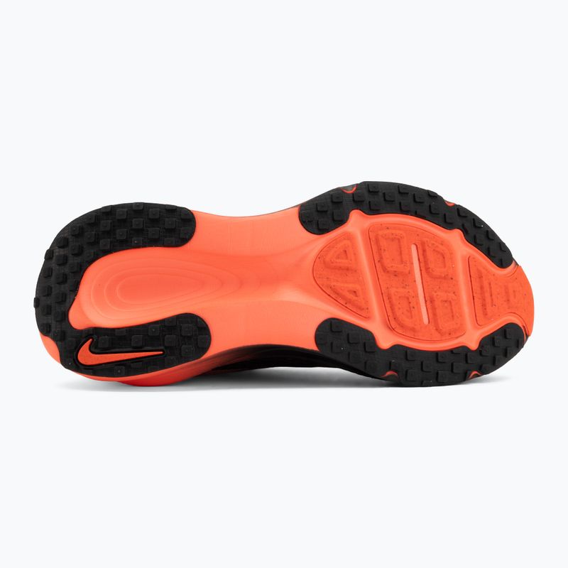 Pánské běžecké boty Nike Vomero 18 black/university red/bright crimson 4
