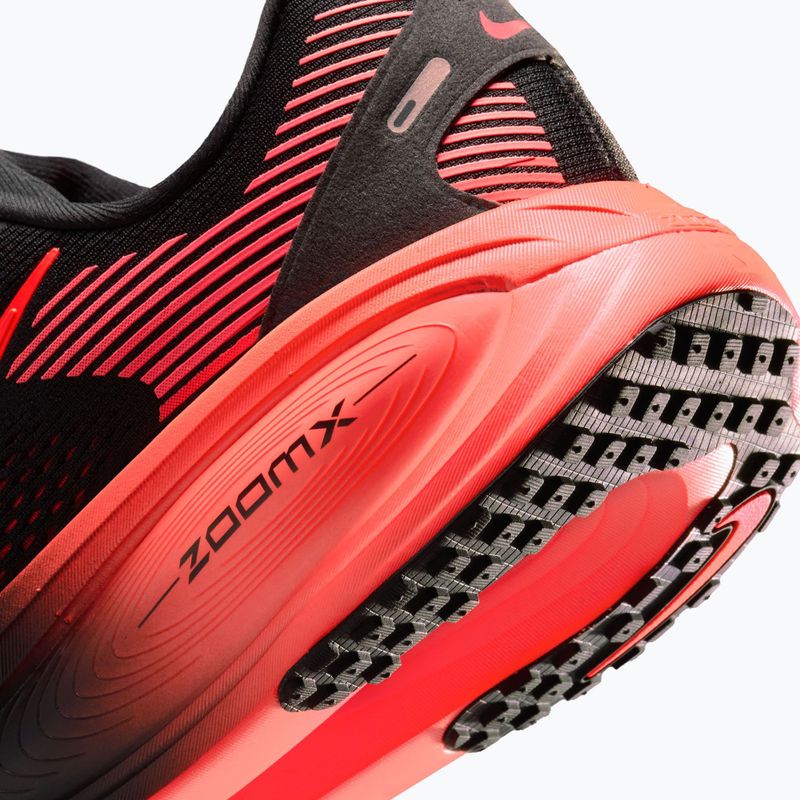 Pánské běžecké boty Nike Vomero 18 black/university red/bright crimson 15