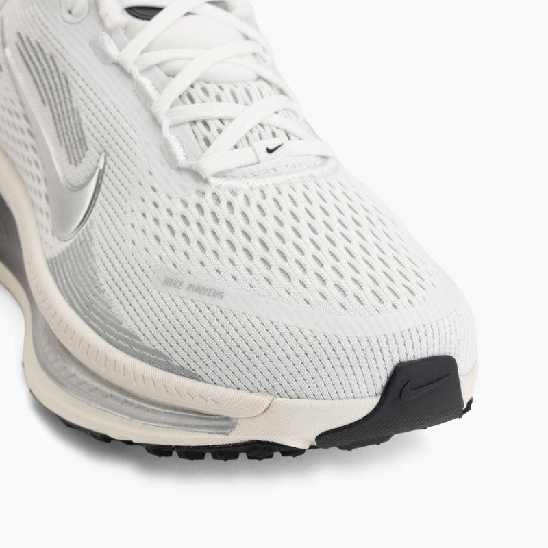 Dámské běžecké boty Nike Vomero 18 summit white/sail/metallic silver 7