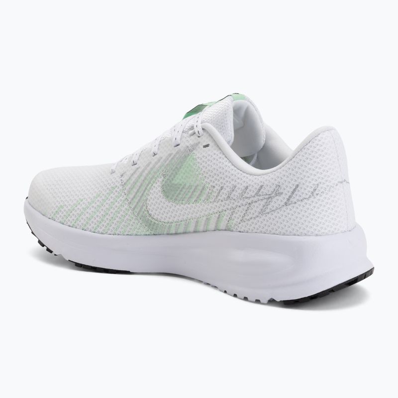 Dámské běžecké boty Nike Run Defy white/cucumber calm/black/illusion green 3