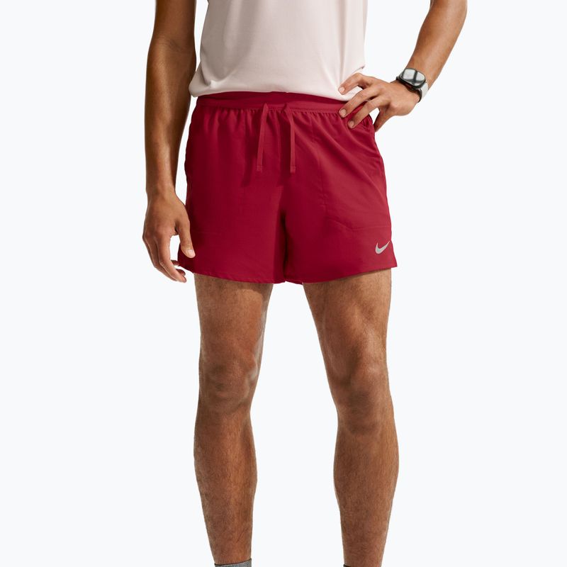 Pánské šortky Nike Stride Dri-Fit s podšívkou 5" tough red 5