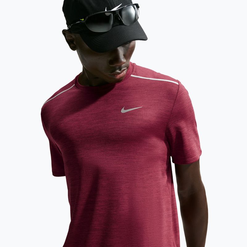 Pánské běžecké tričko Nike Miler Dri-Fit UV tough red/mystic dates 5
