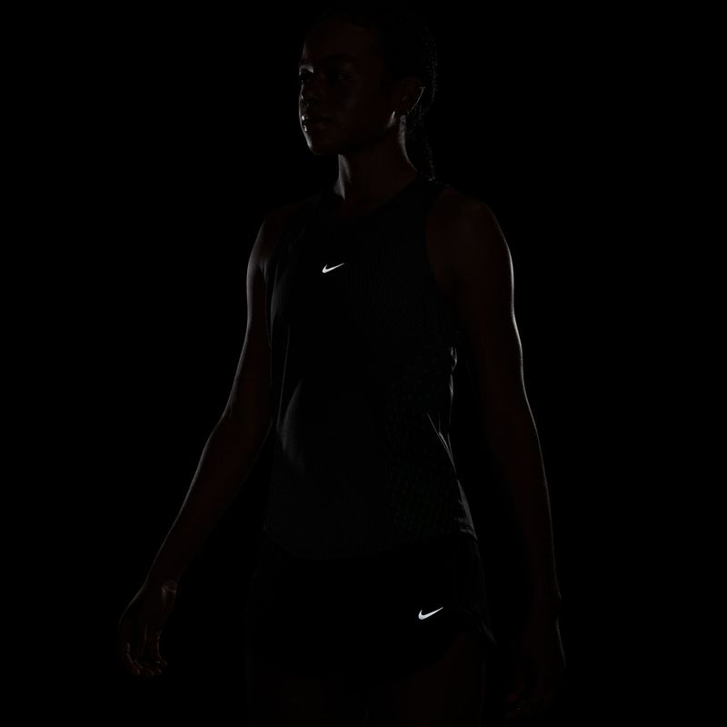 Dámské běžecké tričko Nike Swift Aero-FIT Tank Top black/light green spark 6