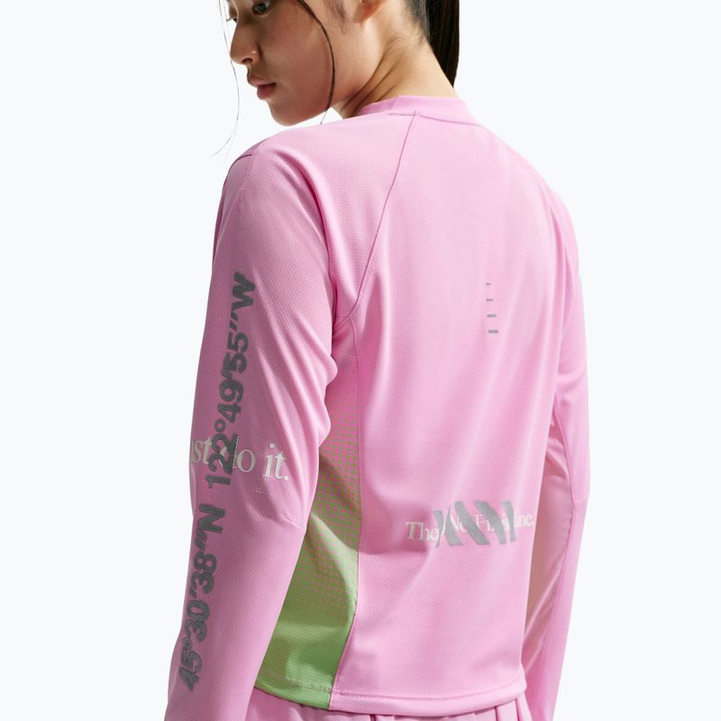 Dámské běžecké Longsleeve Nike Swift Jersey Top pink rise/illusion green 4