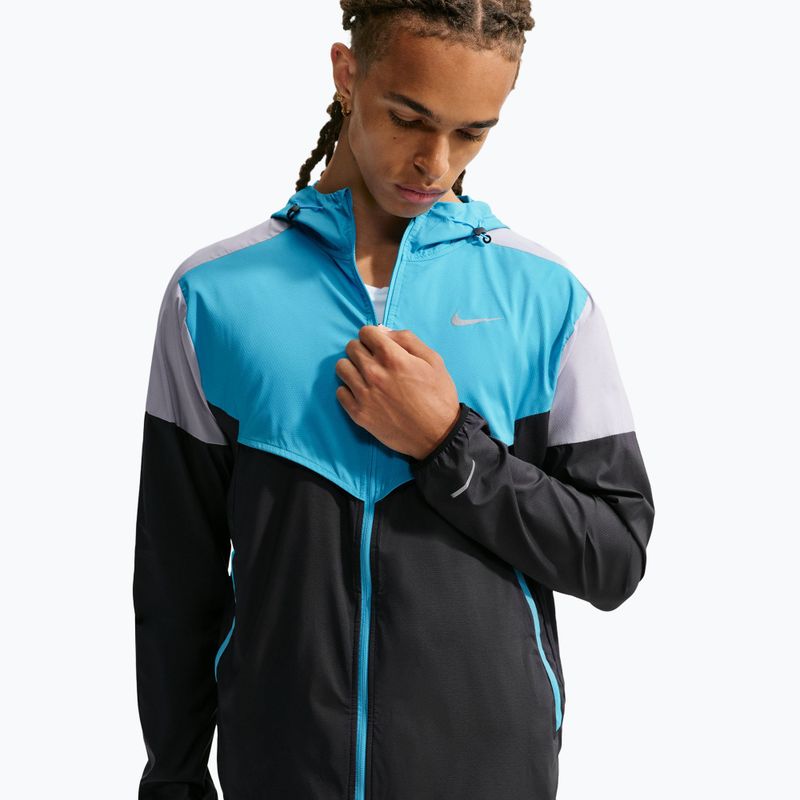 Pánská běžecká bunda Nike Impossibly Light Windrunner black/light current blue/wolf grey 4