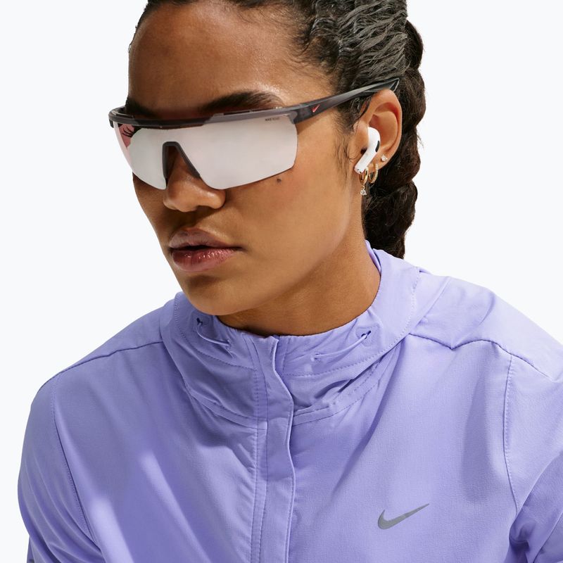 Dámská běžecká bunda Nike Swift Repel Packable purple pulse 4