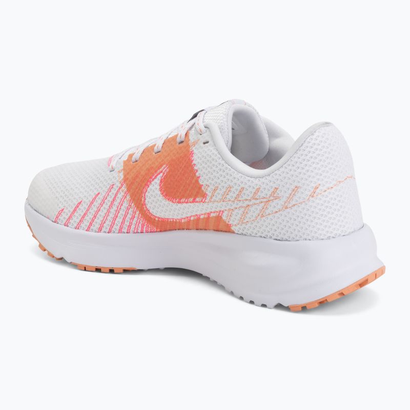 Dámské běžecké boty Nike Run Defy white/hyper pink/crimson bliss/gridiron 3