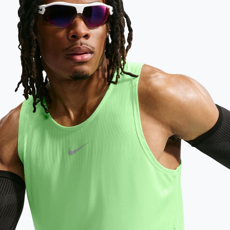 Pánské běžecké tričko Nike Stride volt/light silver 5