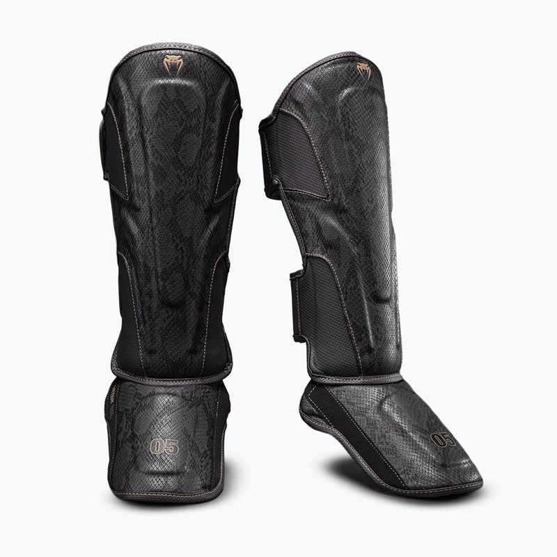 Chrániče holení a chodidel Venum Impact Evo Scales Shin dark grey