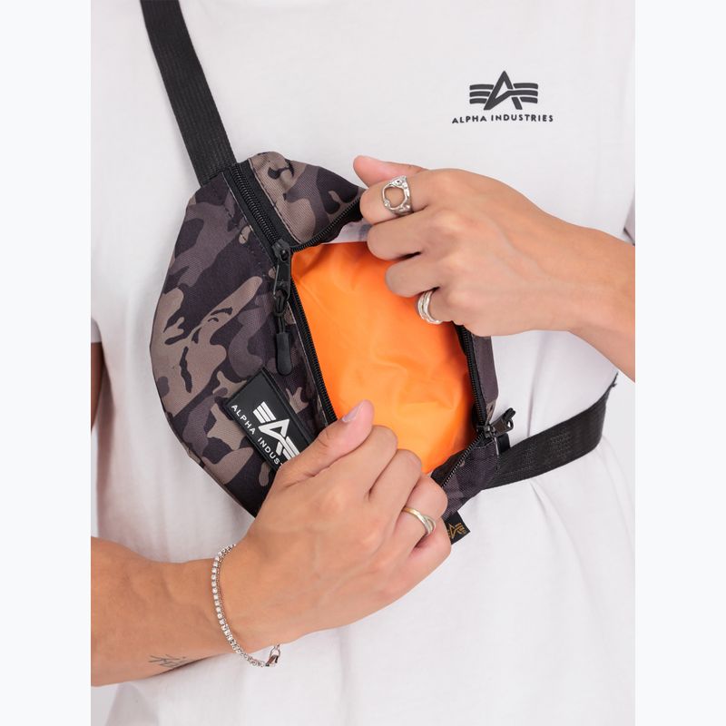 Ledvinka Alpha Industries Rubber Print Waistbag black camo 3