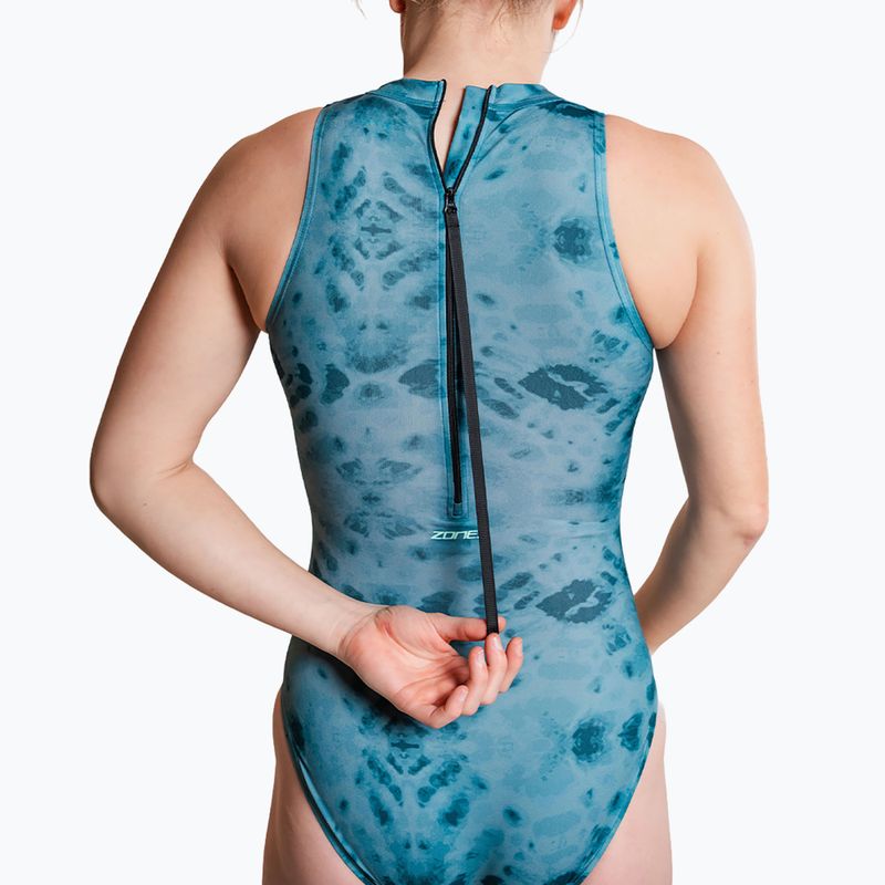 Dámské jednodílné plavky ZONE3 High Neck Costume teal tie dye 9