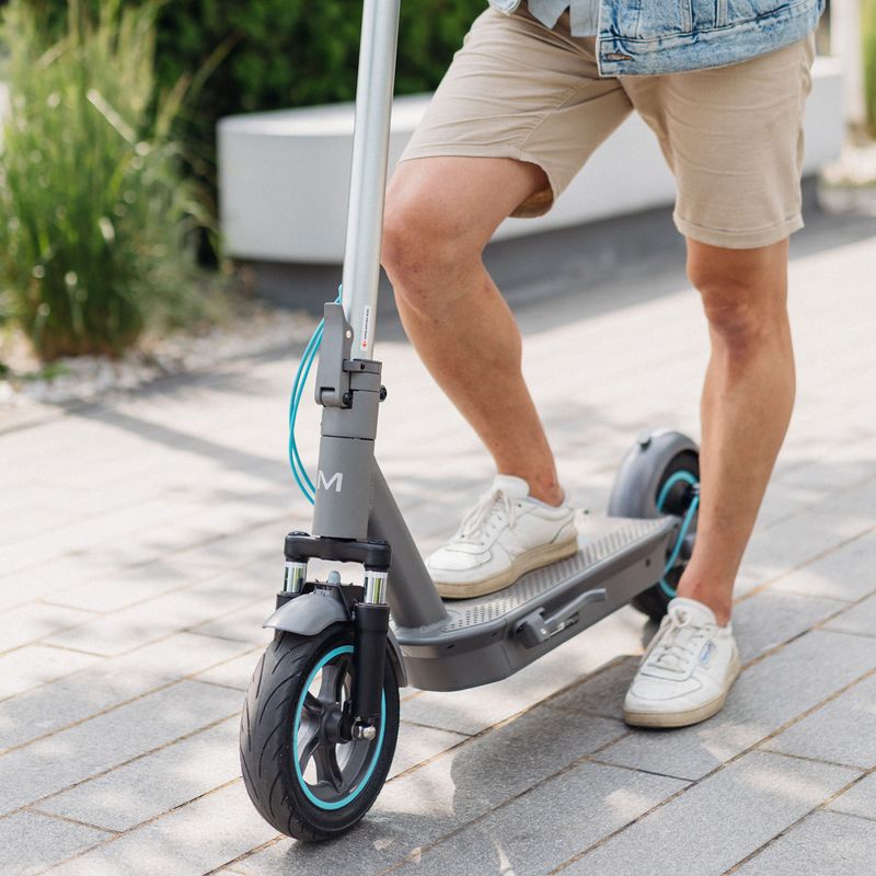Motus Scooty 10 plus 2022 stříbrný elektrický skútr 10
