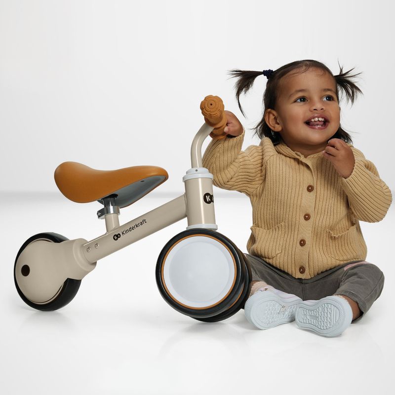 Dětské odrážedlo tříkolka Kinderkraft Cutie light beige 10